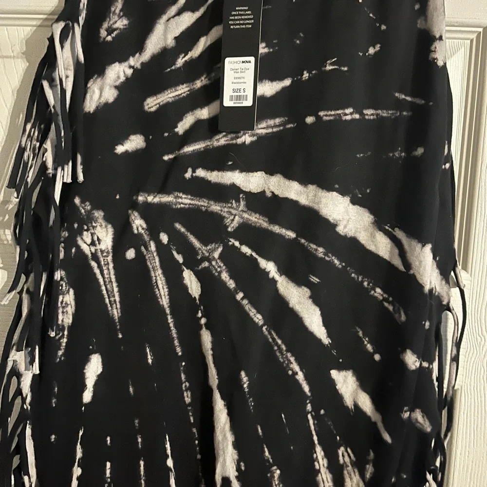 Fashion Nova Maxi Skirt with fringe size S. NWT - Picture 4 of 4